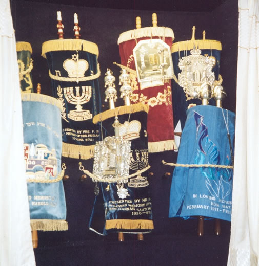 Jewish Synagogue interior image 1